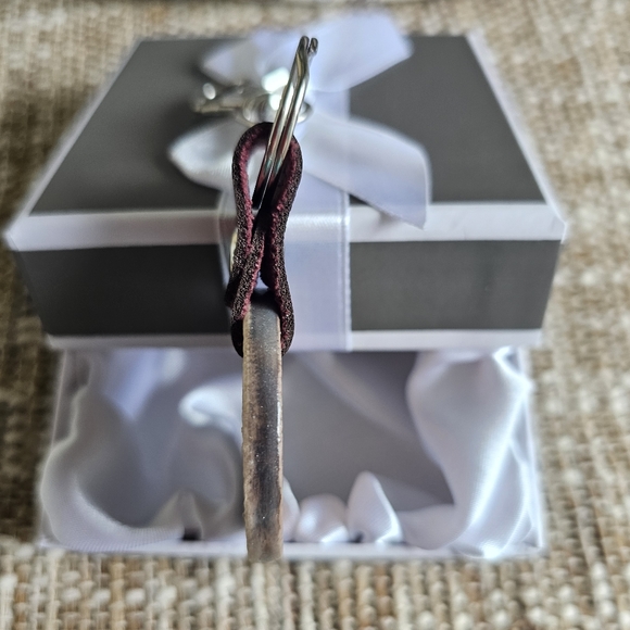 Repurposed/Upcycled keychain - Picture 2 of 8